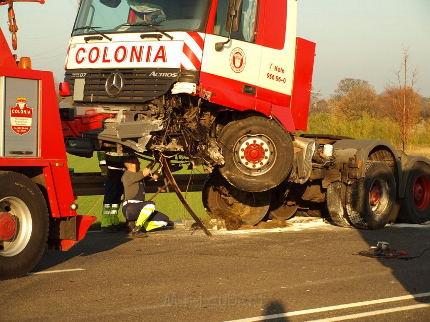 Schwerer VU PKW LKW B 59 Pulheim Rich Bocklemuend P171.JPG